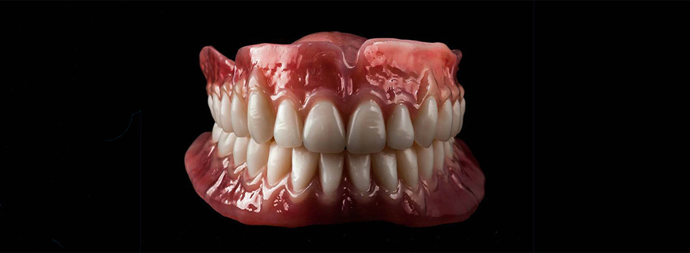 Tüm diş eksikliklerinde uygulanan total protezler bazen neden başarılı olmayabilir? Tüm diş eksikliklerinde uygulanan total protezler bazen neden başarılı olmayabilir?